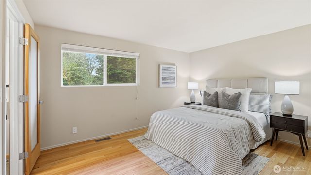 6615 NE 153rd Place, Kenmore, WA 98028