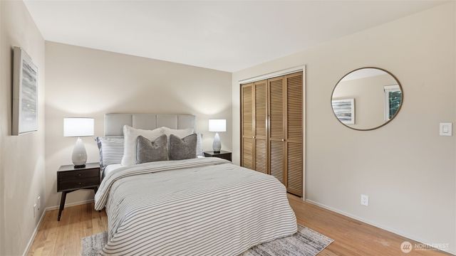 6615 NE 153rd Place, Kenmore, WA 98028