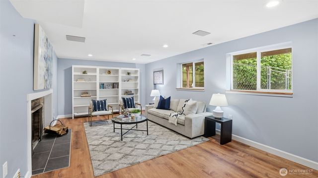 6615 NE 153rd Place, Kenmore, WA 98028