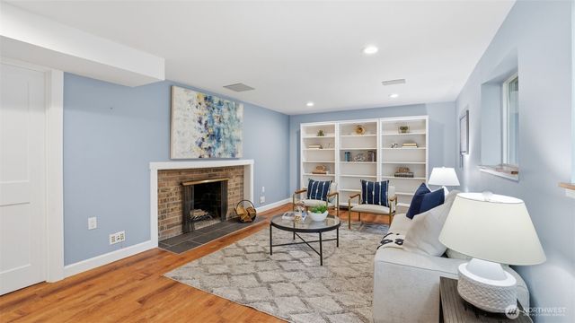 6615 NE 153rd Place, Kenmore, WA 98028