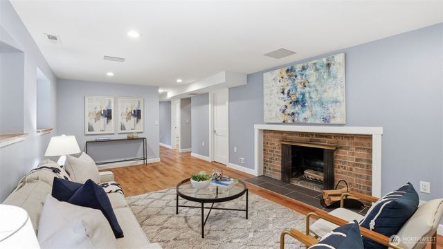 6615 NE 153rd Place, Kenmore, WA 98028