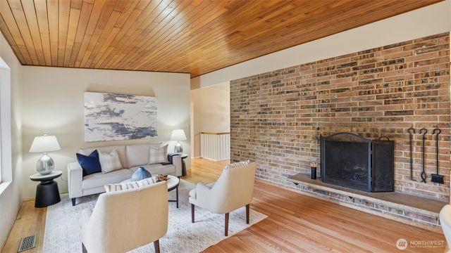 6615 NE 153rd Place, Kenmore, WA 98028