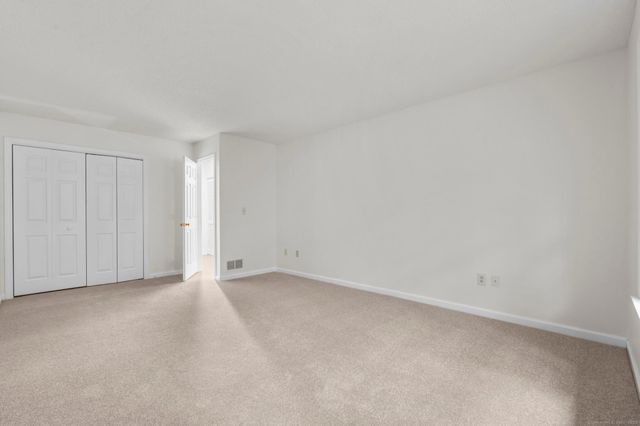 98 Crown Ridge, Newington, CT 06111