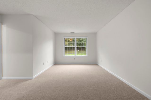 98 Crown Ridge, Newington, CT 06111