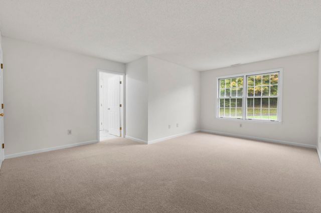 98 Crown Ridge, Newington, CT 06111