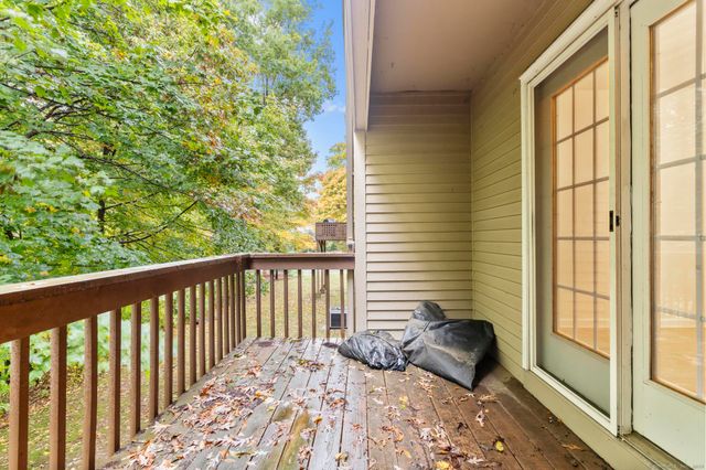 98 Crown Ridge, Newington, CT 06111