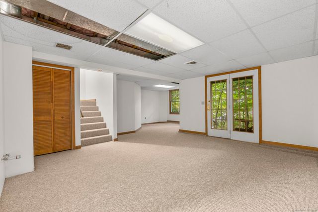 98 Crown Ridge, Newington, CT 06111