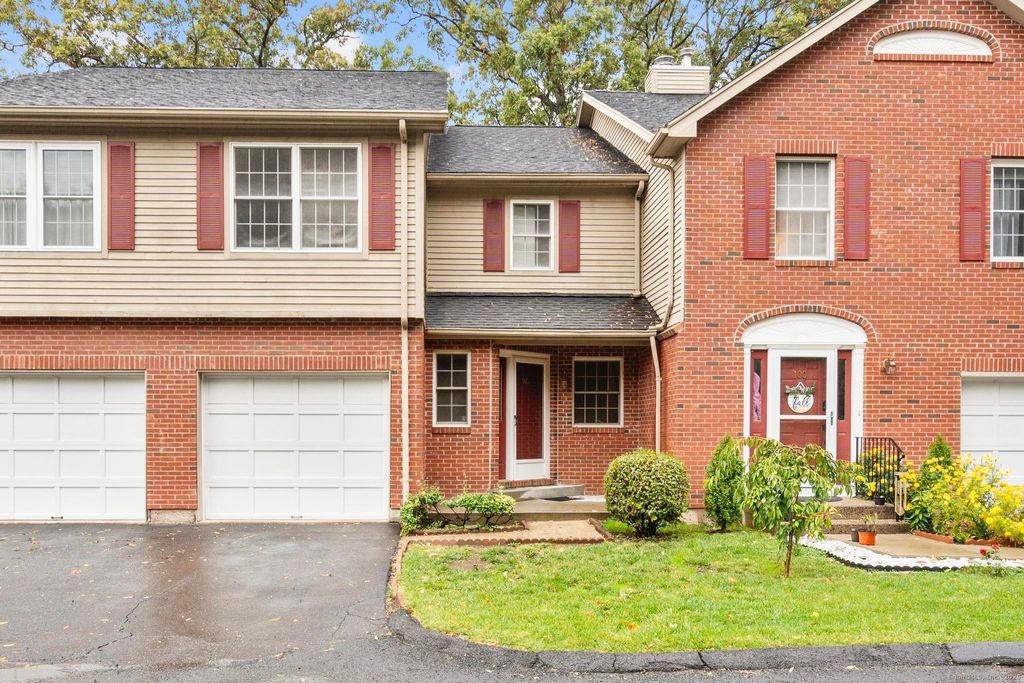 98 Crown Ridge, Newington, CT 06111