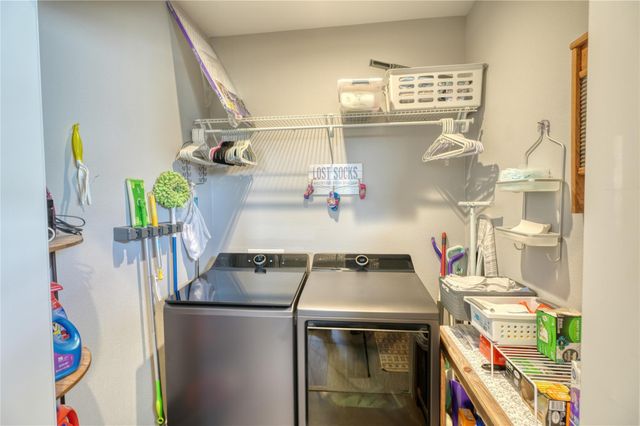 202 Rio Llano Dr W, Llano, TX 78643