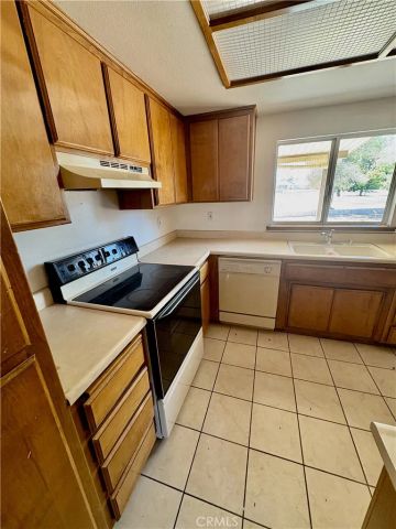 13925 Burning Tree Drive, Victorville, CA 92395