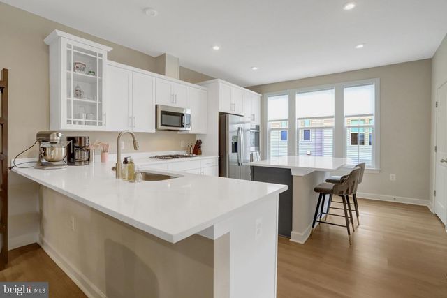7300 MOUNTAINEER DR, Alexandria, VA 22306