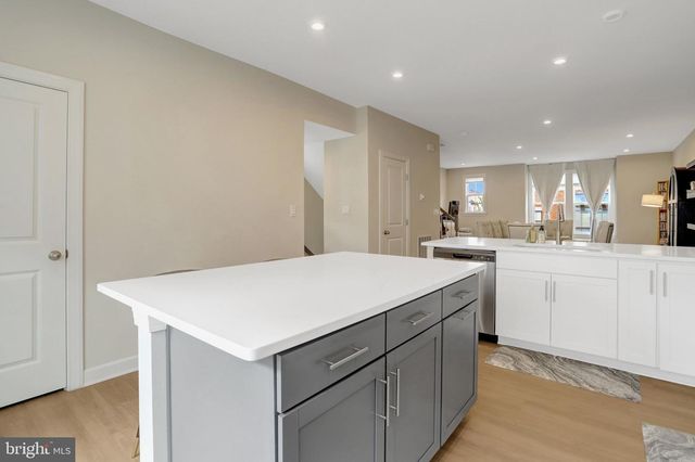 7300 MOUNTAINEER DR, Alexandria, VA 22306
