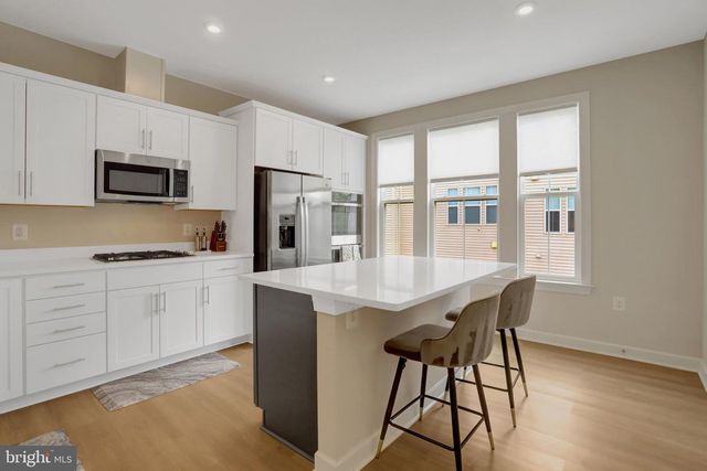 7300 MOUNTAINEER DR, Alexandria, VA 22306