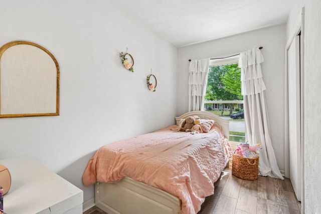 1517 Meadow COURT, Port Washington, WI 53074