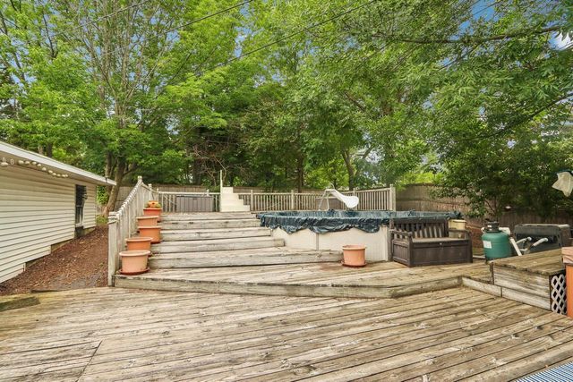 1517 Meadow COURT, Port Washington, WI 53074