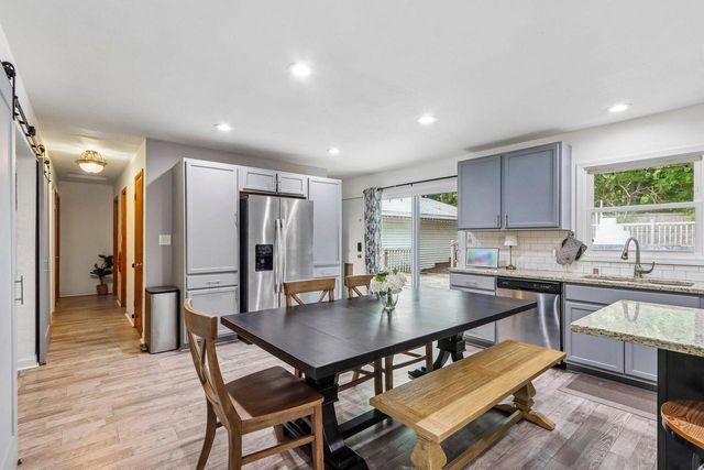 1517 Meadow COURT, Port Washington, WI 53074