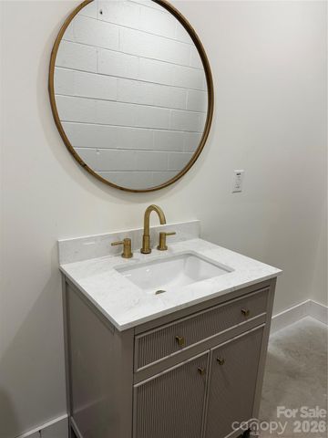 1295 N Main Avenue, Newton, NC 28658