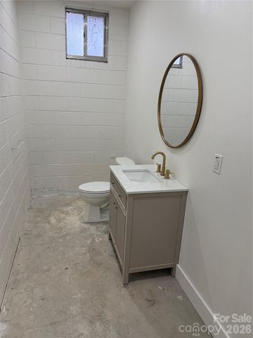 1295 N Main Avenue, Newton, NC 28658