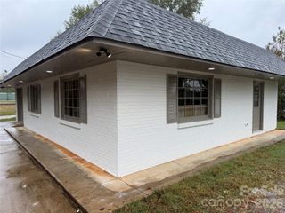 1295 N Main Avenue, Newton, NC 28658