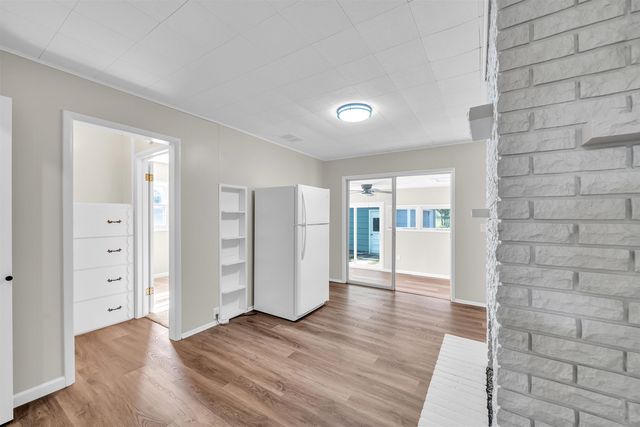 583 W 1st St, Valley Center, KS 67147