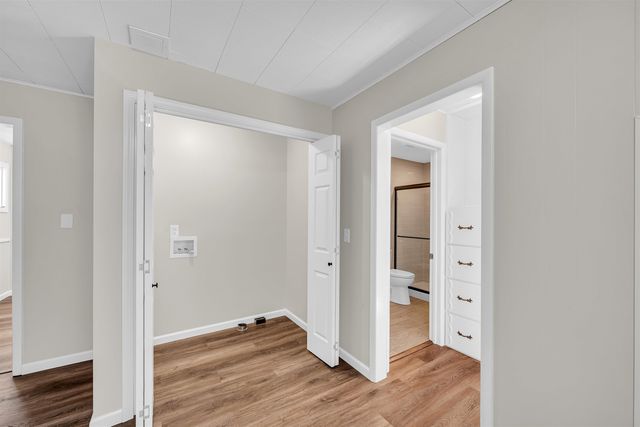 583 W 1st St, Valley Center, KS 67147