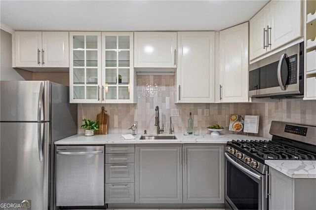 10 Market Square Place NW, Atlanta, GA 30318