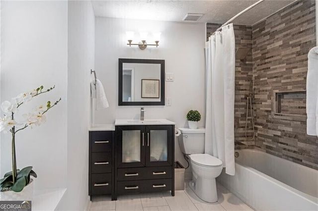 10 Market Square Place NW, Atlanta, GA 30318