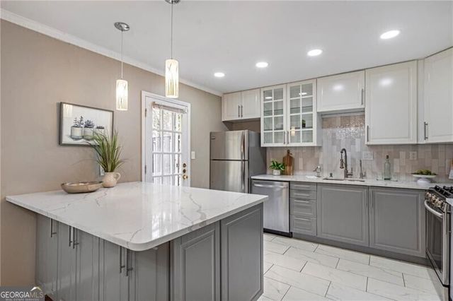 10 Market Square Place NW, Atlanta, GA 30318