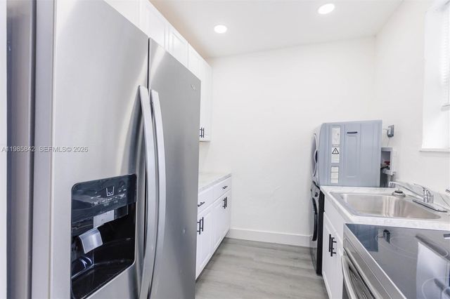 24 NE 1st Avenue, Dania Beach, FL 33004