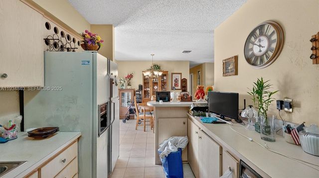 1701 SW 92nd Pl, Miami, FL 33165