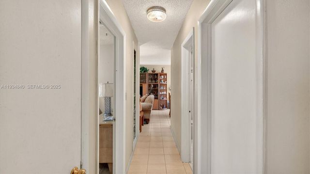 1701 SW 92nd Pl, Miami, FL 33165