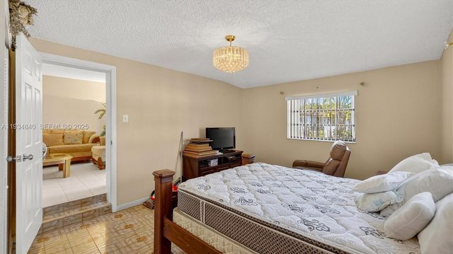 1701 SW 92nd Pl, Miami, FL 33165