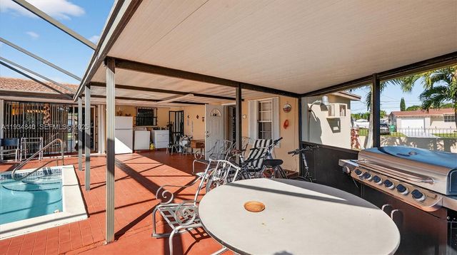 1701 SW 92nd Pl, Miami, FL 33165