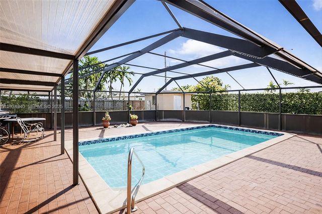 1701 SW 92nd Pl, Miami, FL 33165