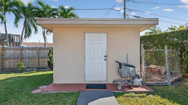 1701 SW 92nd Pl, Miami, FL 33165