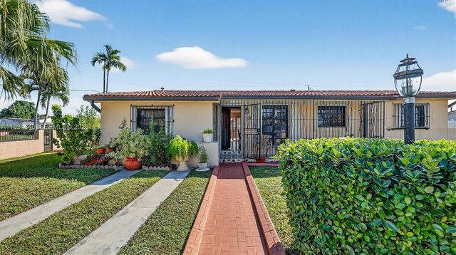 1701 SW 92nd Pl, Miami, FL 33165