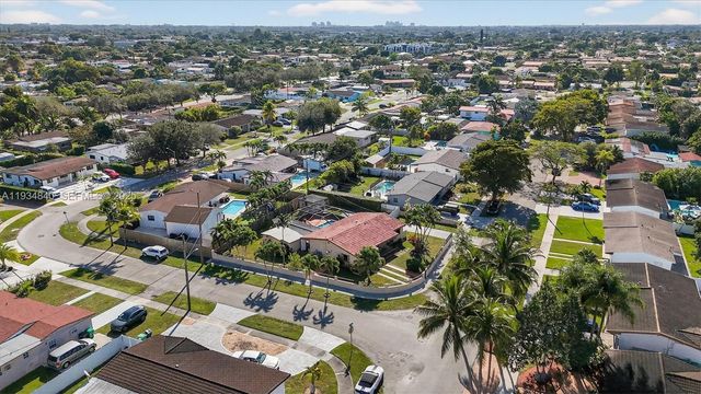 1701 SW 92nd Pl, Miami, FL 33165