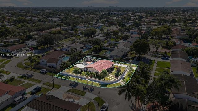 1701 SW 92nd Pl, Miami, FL 33165