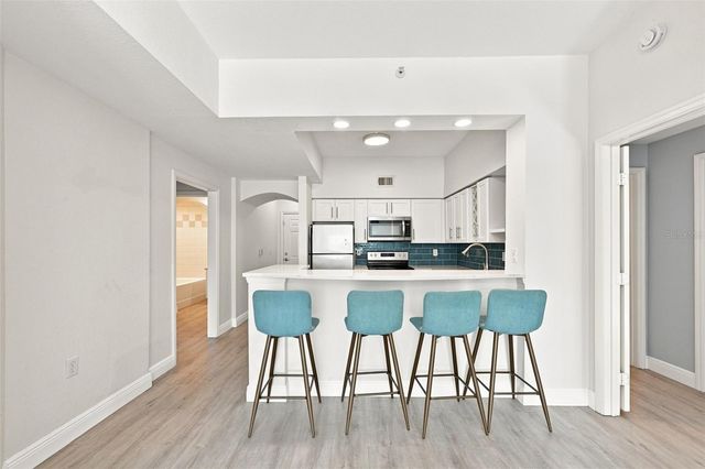 200 4TH AVENUE S 228, St Petersburg, FL 33701