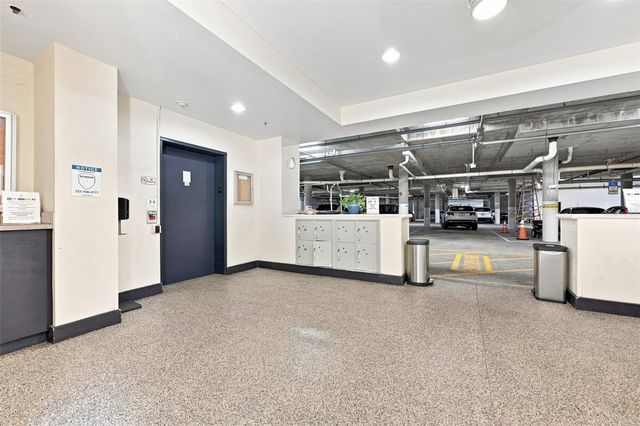 200 4TH AVENUE S 228, St Petersburg, FL 33701