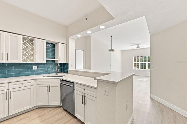 200 4TH AVENUE S 228, St Petersburg, FL 33701