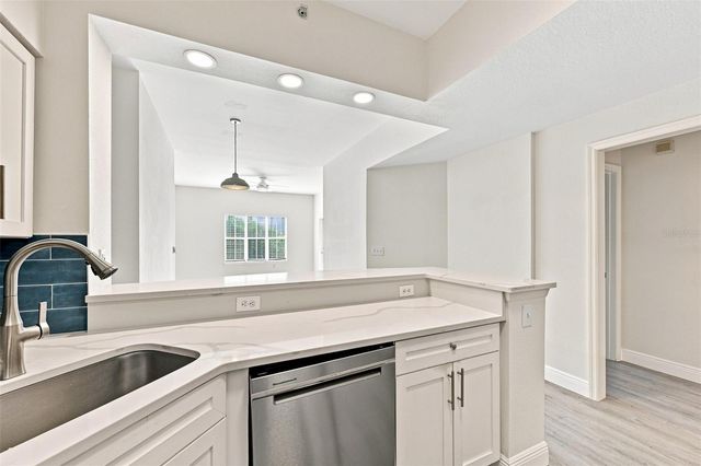 200 4TH AVENUE S 228, St Petersburg, FL 33701