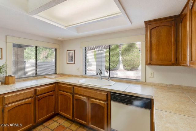 9406 S 47TH Place, Phoenix, AZ 85044