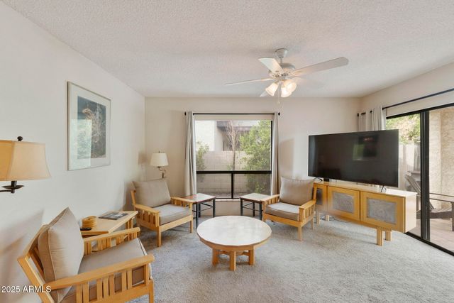 9406 S 47TH Place, Phoenix, AZ 85044