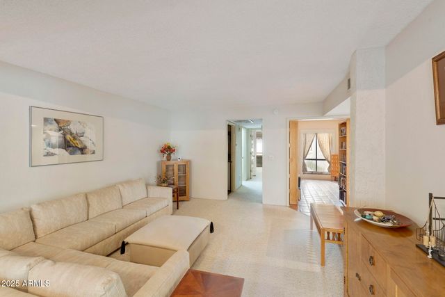 9406 S 47TH Place, Phoenix, AZ 85044