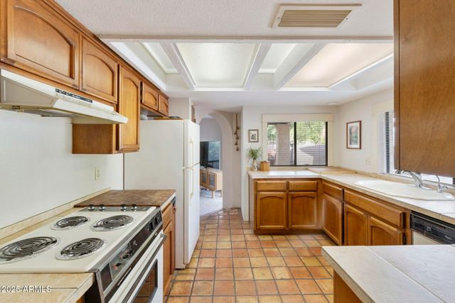 9406 S 47TH Place, Phoenix, AZ 85044