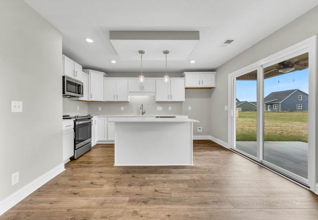 215 Donegal Dr, Clarksville, TN 37042