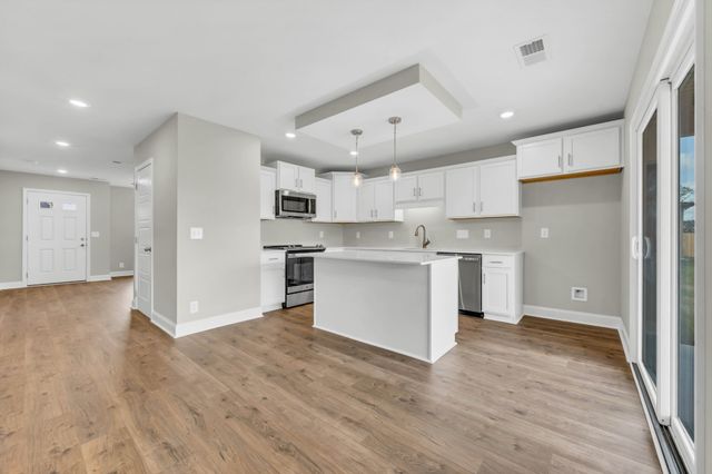 215 Donegal Dr, Clarksville, TN 37042