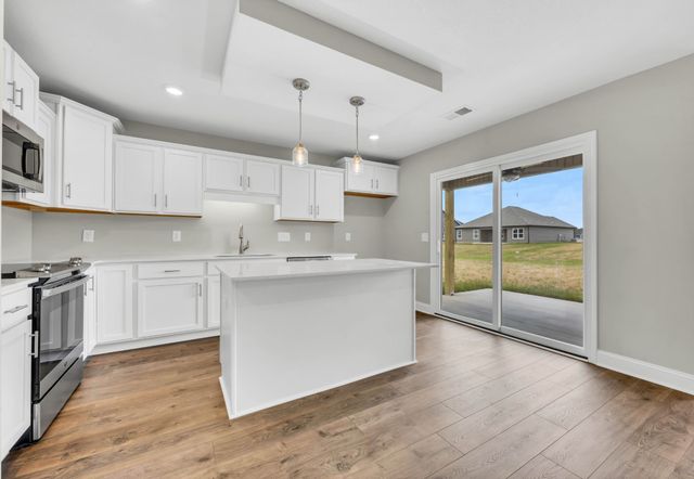 215 Donegal Dr, Clarksville, TN 37042