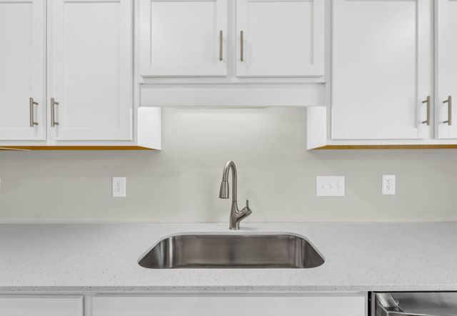 215 Donegal Dr, Clarksville, TN 37042